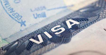 Visa Requirements close up eines US visas im Pass