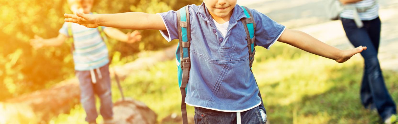 Au pair Agentur Schutz Au Pair Agentur Kind balanciert