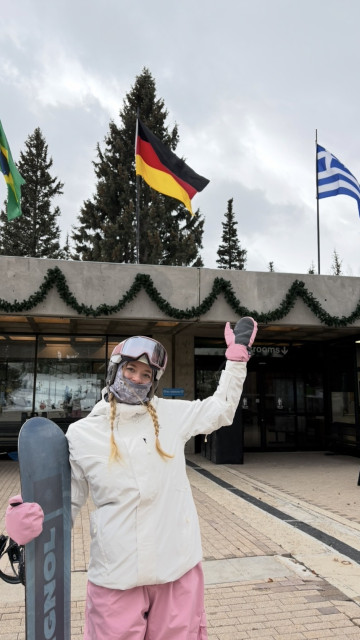 Beverly mit Snowboard